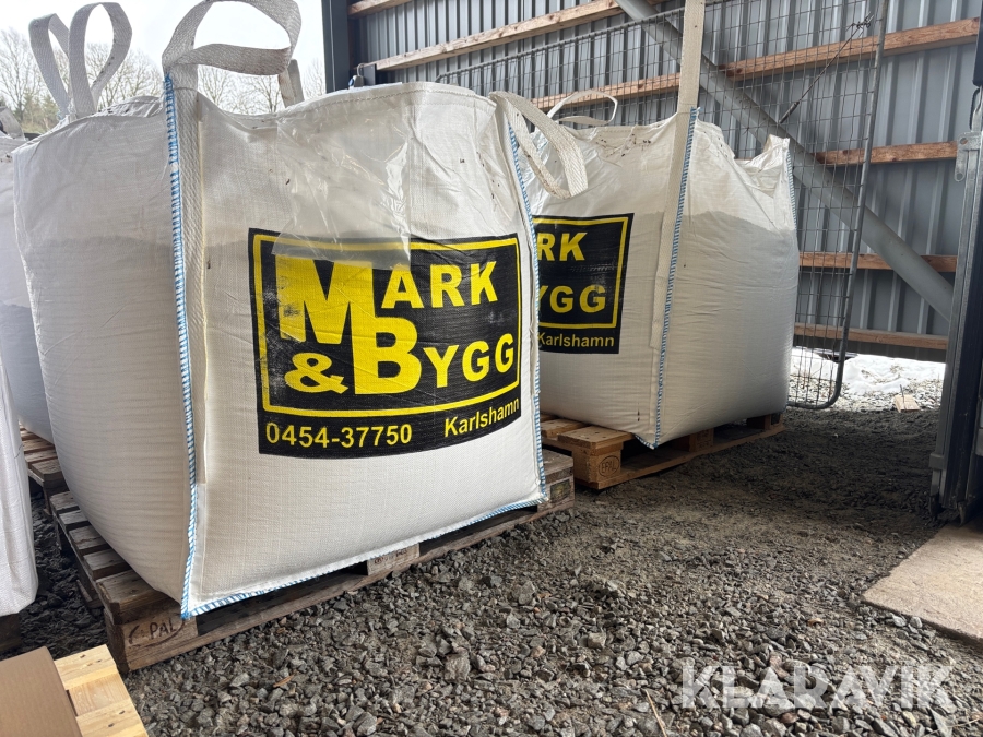 Foderkorn 2 st säckar