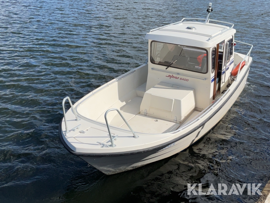 Båt Minor 6400 med båtvagn