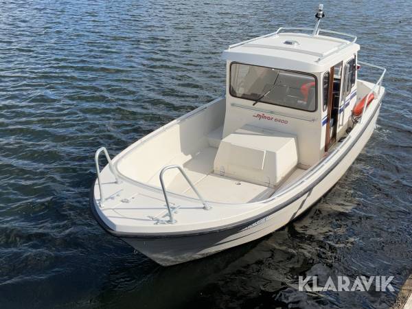 Båt Minor 6400 med båtvagn