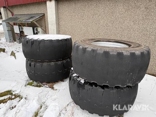 Fälgar med däck BKT FL 630 SUPER 650/65R 30.5 4st