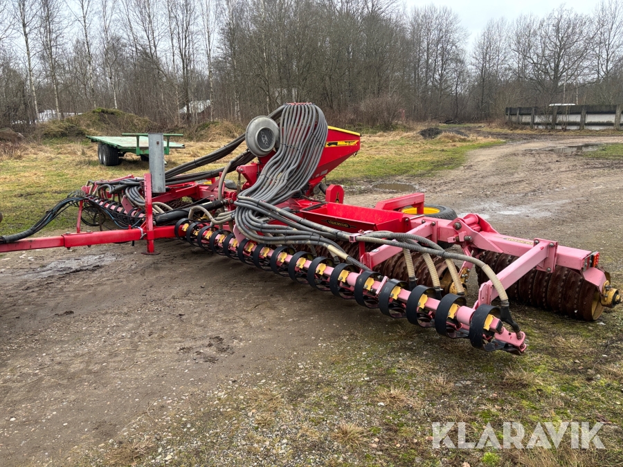 Ringvält med Biodrill Väderstad RS 820 och biodrill 820