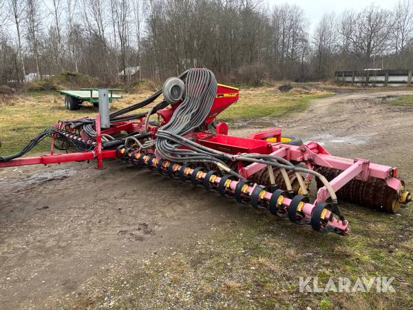 Ringvält med Biodrill Väderstad RS 820 och biodrill 820
