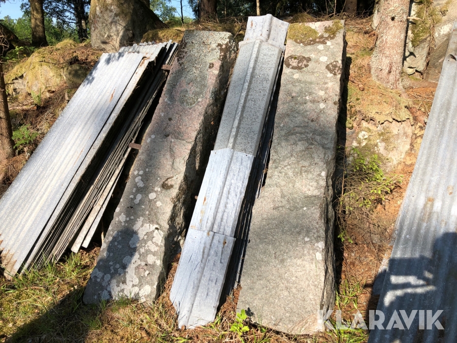 Stenstolpar i huggen Sten  