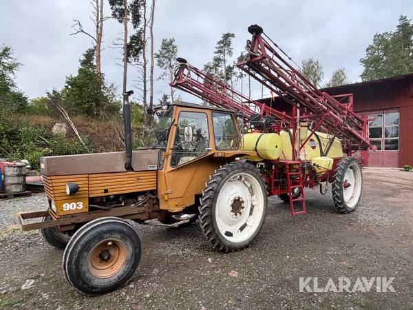 Traktor / spruttraktor Valmet 903 med hardi spruta