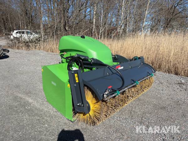 Sopvals Avant 1500 med uppsamlare och bevattning