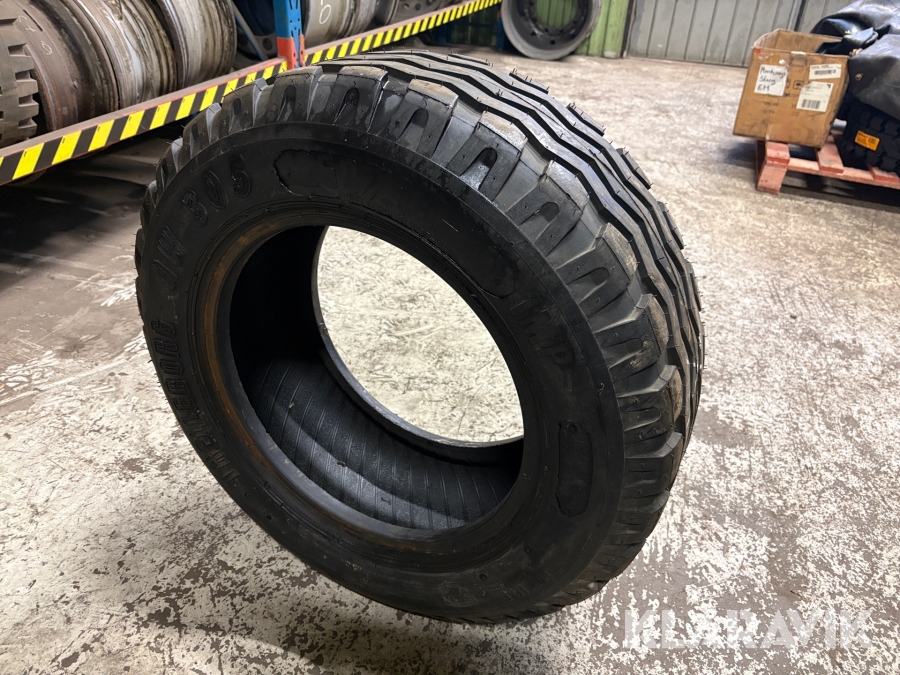 Lantbruksdäck implement 260/70-16 Trelleborg Aw305