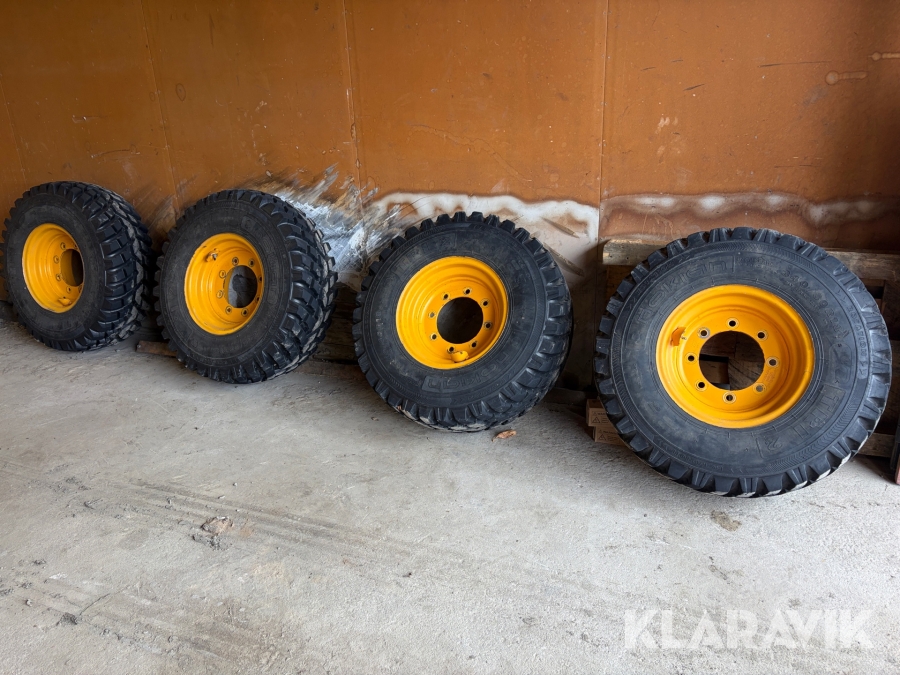 Entreprenaddäck  Nokian TRI 2 340/80R18 4 st