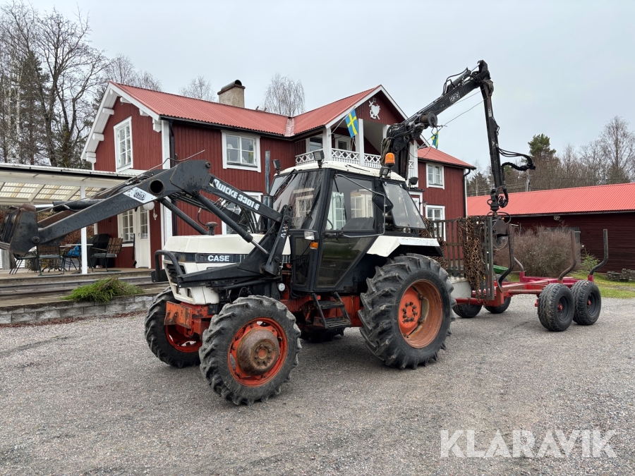 Skogstraktor Case 1290 med Lastare och skogskran med vagn