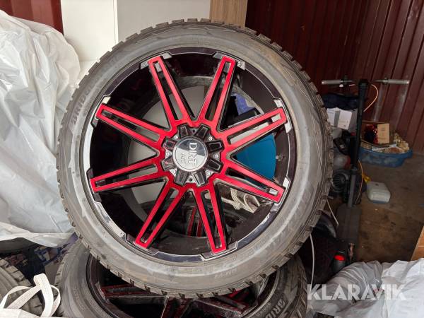 Året runt-däck Bridgestone Blizzak 22" på fälg, 4 st