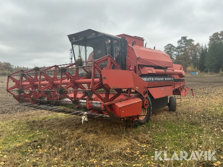 Skördetröska Deutz-Fahr M1620 V8 motor