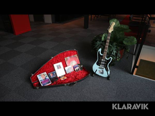Elgitarr Höfner & samlarpaket Christer Sjögren