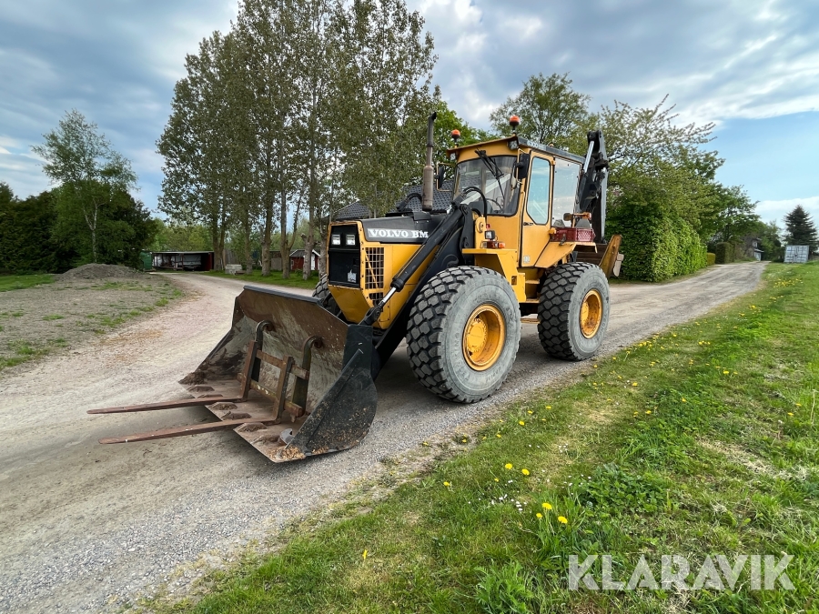 Grävlastare Volvo BM 6300 med redskap