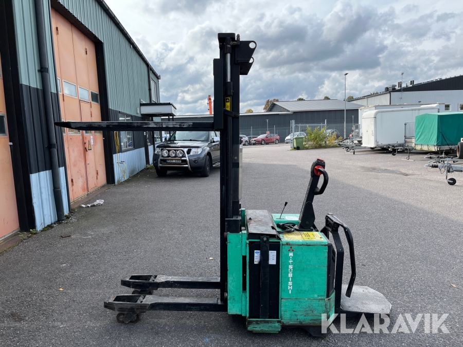 Truck ståstaplare Mitsubishi SB16V