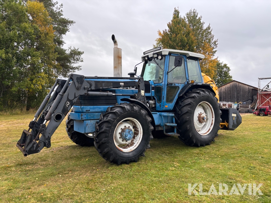 Traktor Ford 8730 med frontlastare och snöfräs