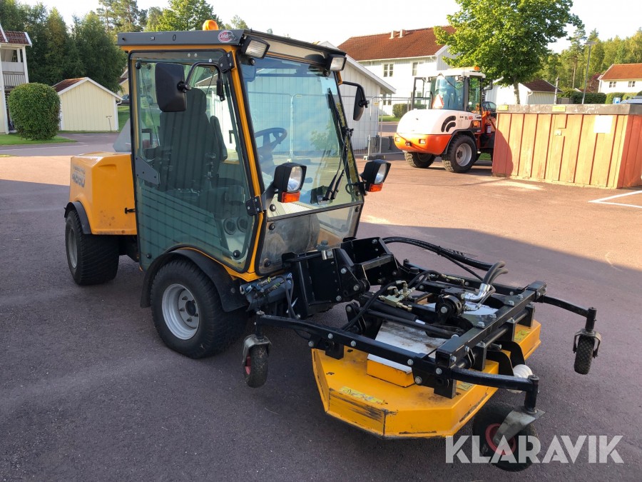 Redskapsbärare Belos Transpro 4560 med redskap