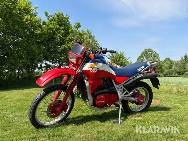Motorcykel Honda XLV 750R RD01