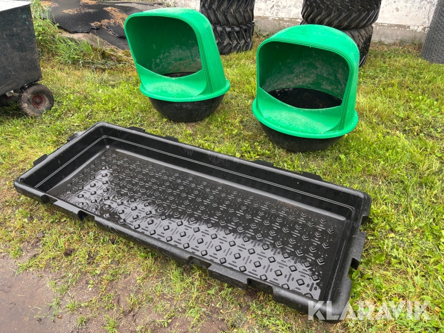 Fotbad samt mineralfickor Microfeeder Kerbi