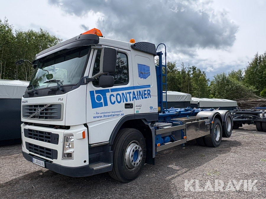 Lastväxlare Volvo FM-440 6*2 med släp