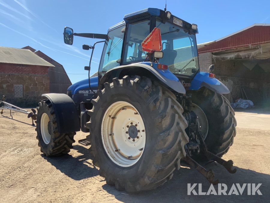 Traktor New Holland TM 165, Töreboda, Klaravik auktioner