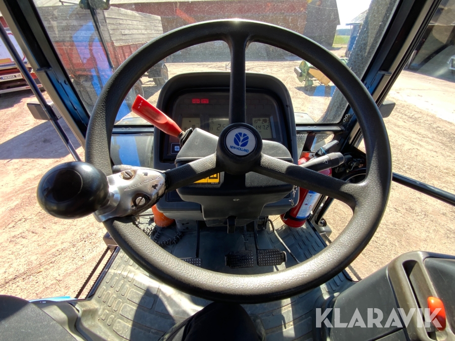 Traktor New Holland TM 165, Töreboda, Klaravik auktioner