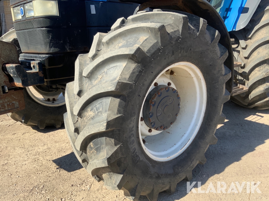 Traktor New Holland TM 165, Töreboda, Klaravik auktioner
