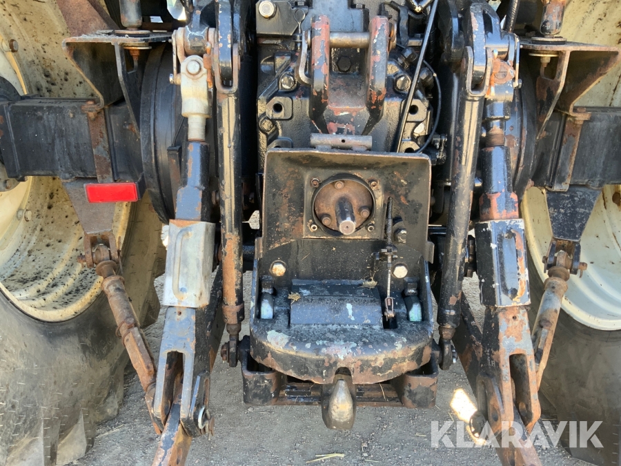 Traktor New Holland TM 165, Töreboda, Klaravik auktioner