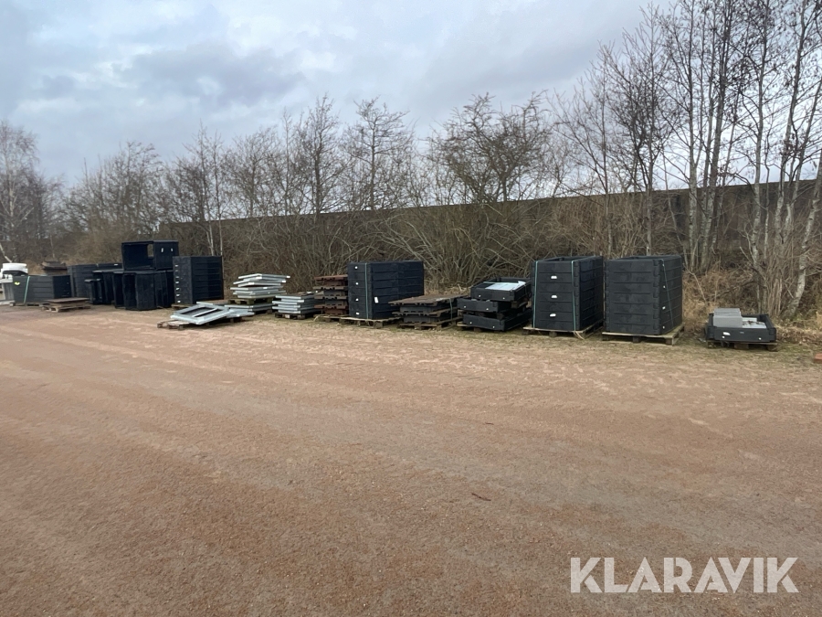 Diverse fiberbrunnar med lock