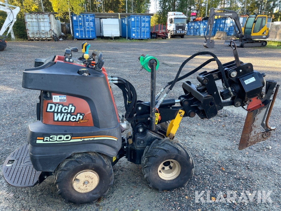 Redskapsbärare Ditchwitch R300, Heby, Klaravik auktioner