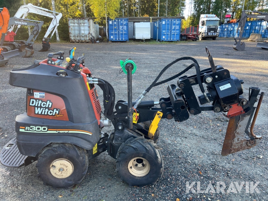 Redskapsbärare Ditchwitch R300, Heby, Klaravik auktioner