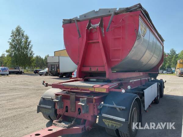 Lastväxlarsläp med asfaltsflak Kilafors