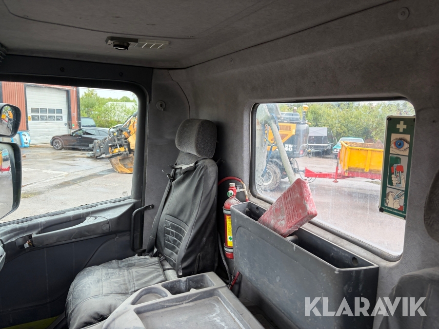 Lastbil 8x4 Scania 114C 380