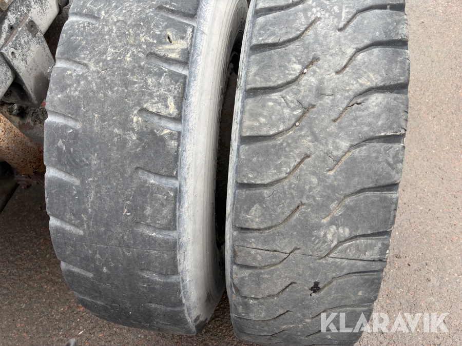 Lastbil 8x4 Scania 114C 380