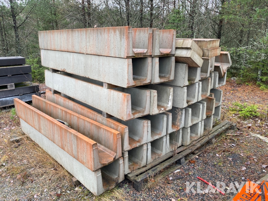 Kabelkanaler och L-stöd i betong