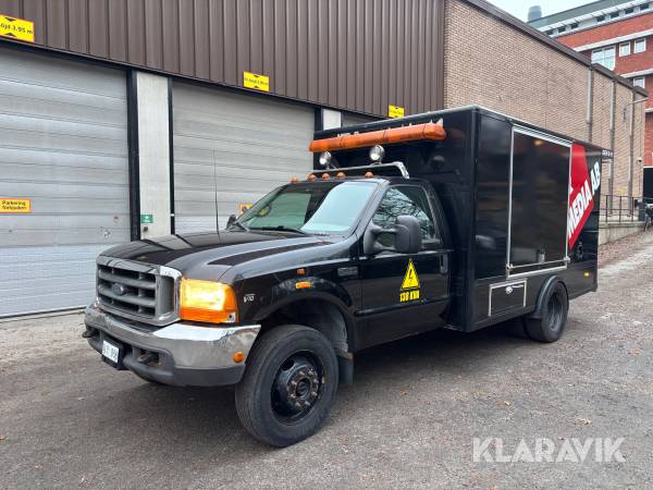 Pickup Ford F550 med generator
