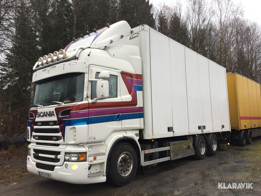 Lastbil Scania R560, skåp med öppningsbar sida