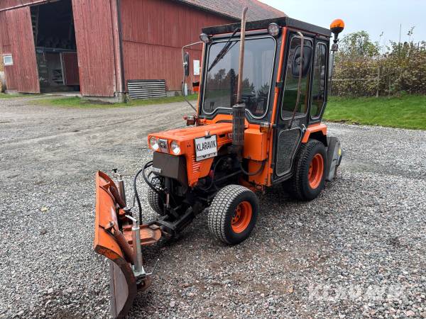 Redskapsbärare Kubota B 7100 HST DP