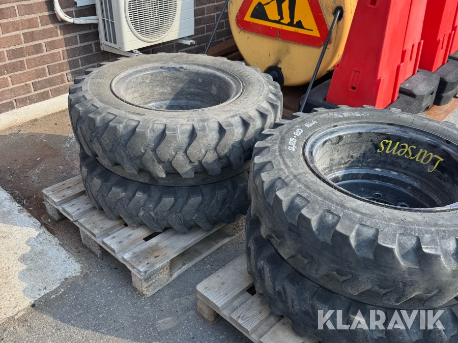 Däck till hjulgrävare Mitas 8.25-20 EM 4st