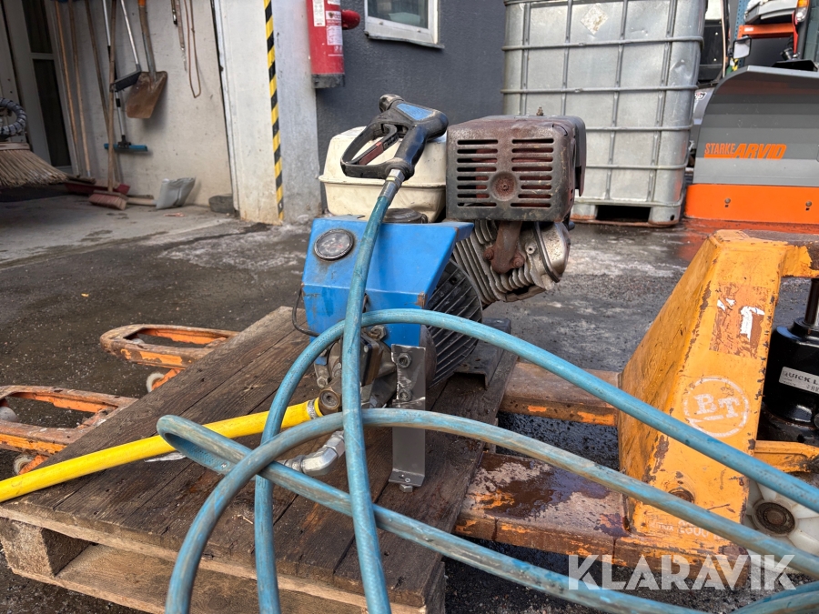 Motordriven högtryckstvätt Honda med IBC tank