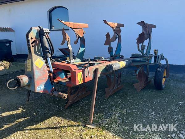 Plog med tillpackare Överum CV 498 H