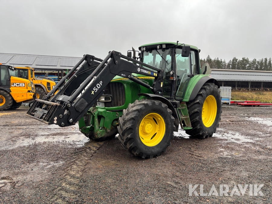 Traktor John Deere 6820