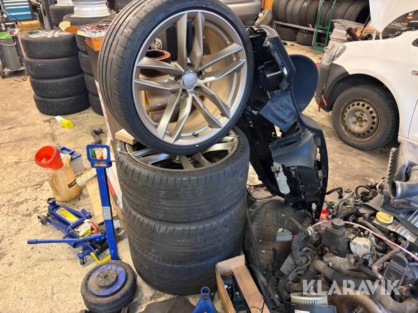 Däck & fälg original Audi S5 med Dunlop 265/30 R20 däck 4 st