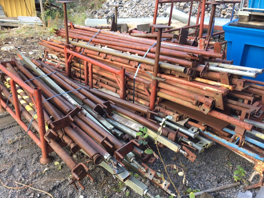 Hakiställning +  Stämp