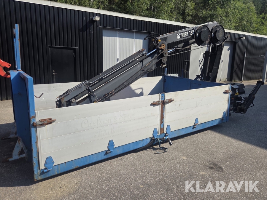 Kranflak / Lastväxlarflak med kran Hiab 135-4