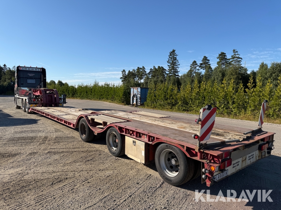 Dragbil med maskintrailer Scania R580 6x4