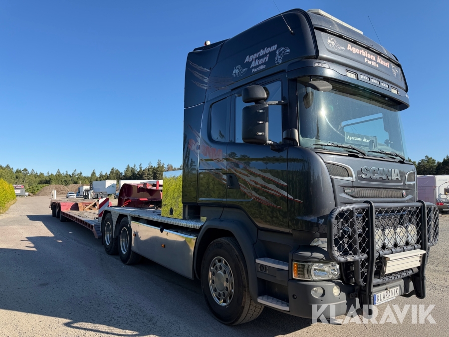 Dragbil med maskintrailer Scania R580 6x4