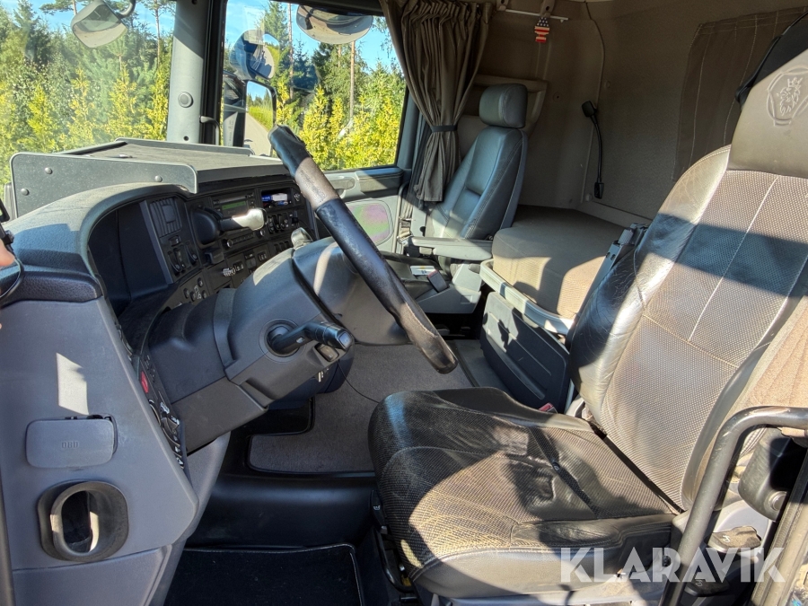 Dragbil med maskintrailer Scania R580 6x4