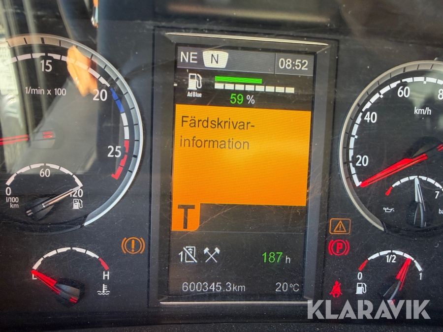 Dragbil med maskintrailer Scania R580 6x4