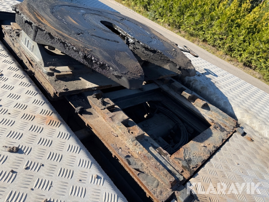 Dragbil med maskintrailer Scania R580 6x4