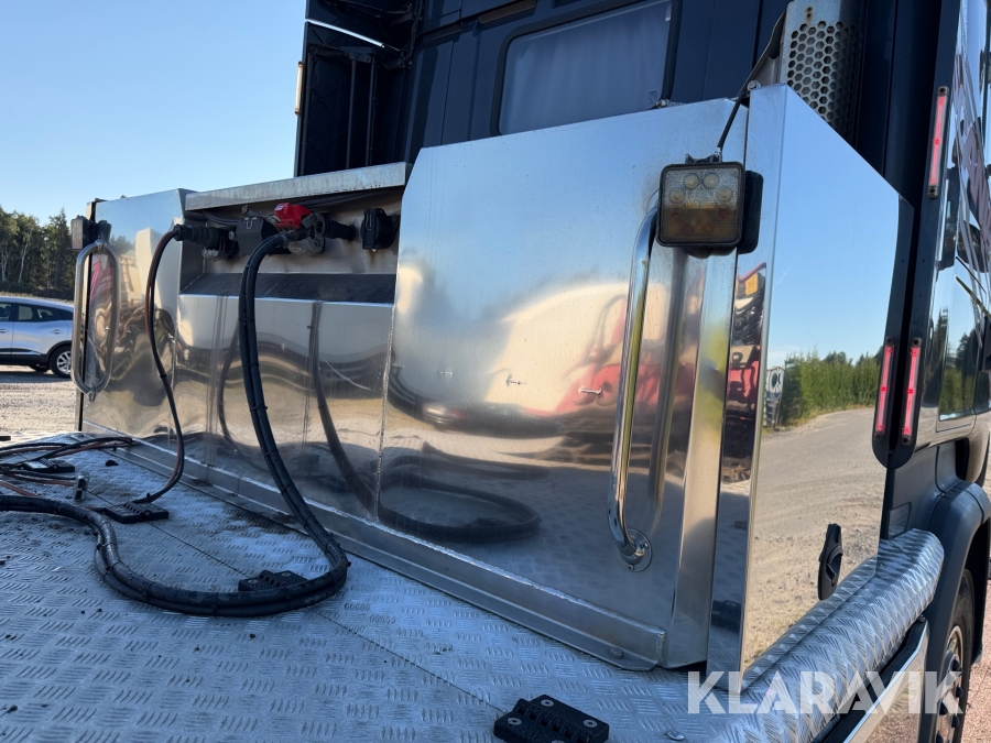 Dragbil med maskintrailer Scania R580 6x4