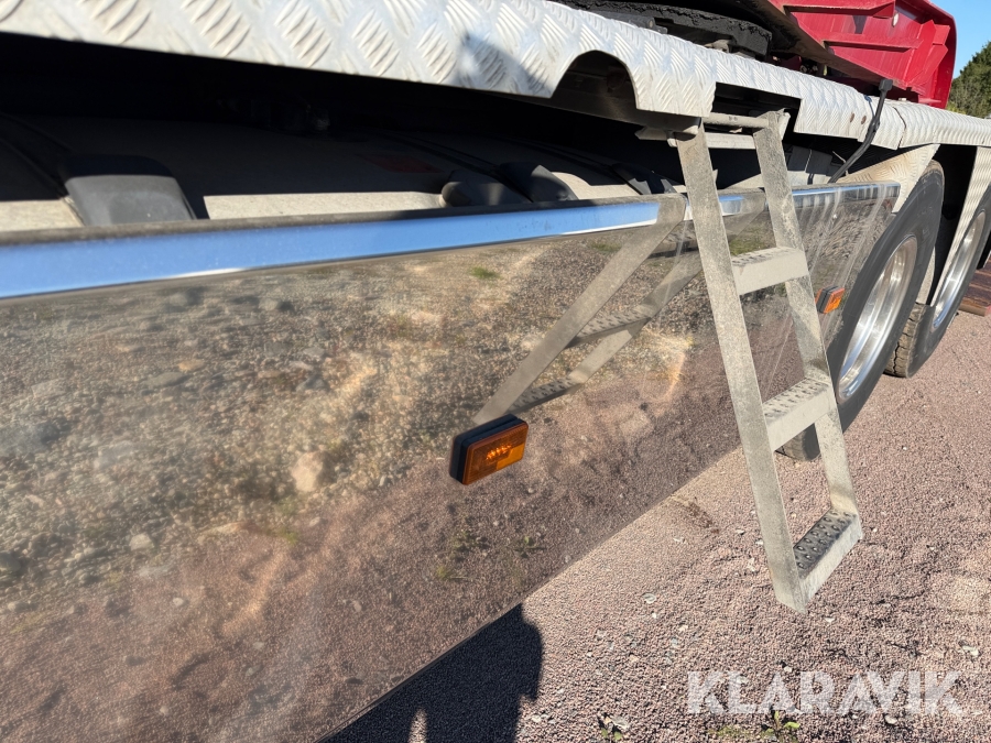 Dragbil med maskintrailer Scania R580 6x4